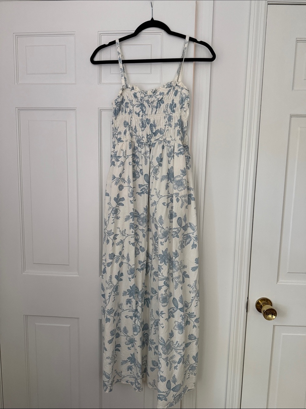 Universal Thread blue and off white maxi dress